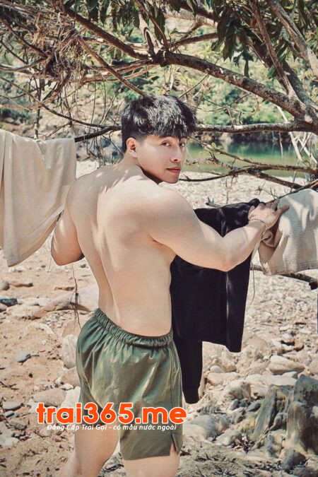 BOY MIỀN TRUNG MASSAGE VẺ ĐẸP NAM TÍNH, DỄ THƯƠNG NGOAN NGOÃN CỰC DÂM ( HUY J143 )