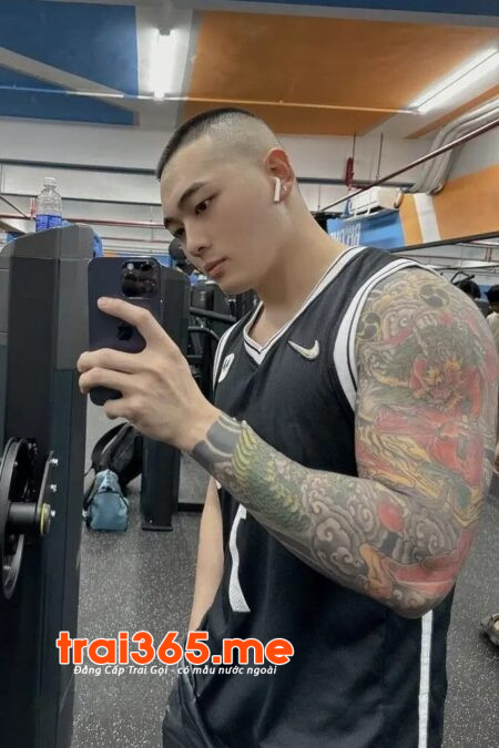 TRAI GỐC BẮC BODY GYM CU BỰ SUẤT XẮC ĐẸP, PHỤC VỤ TOP BOT GOOD, RẤT TÌNH CẢM CHƠI SƯỚNG VUI VẺ NHIỆT TÌNH AZ. ( KHÁNH J230 )
